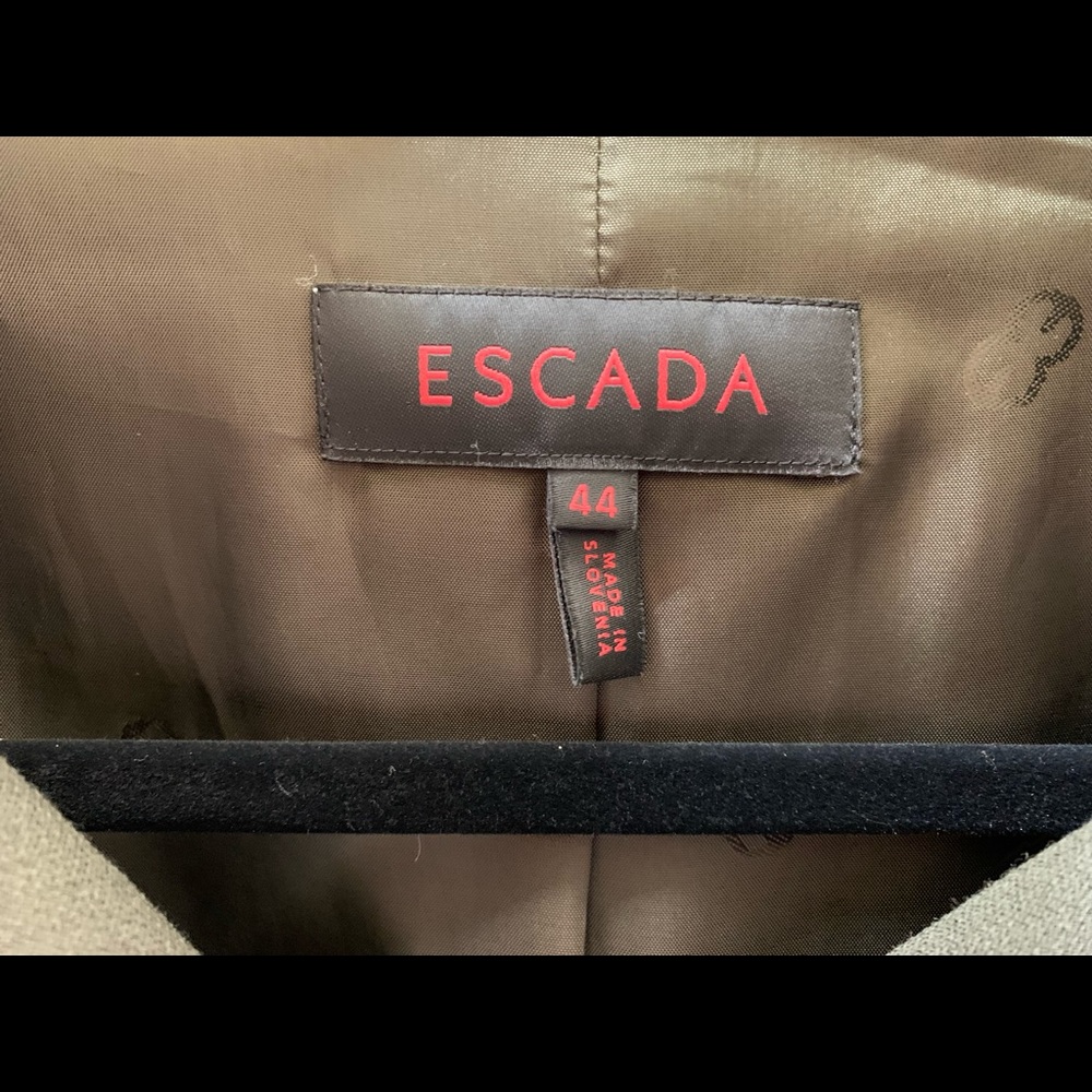Woman”s Escada Blazer - Picture 7 of 10